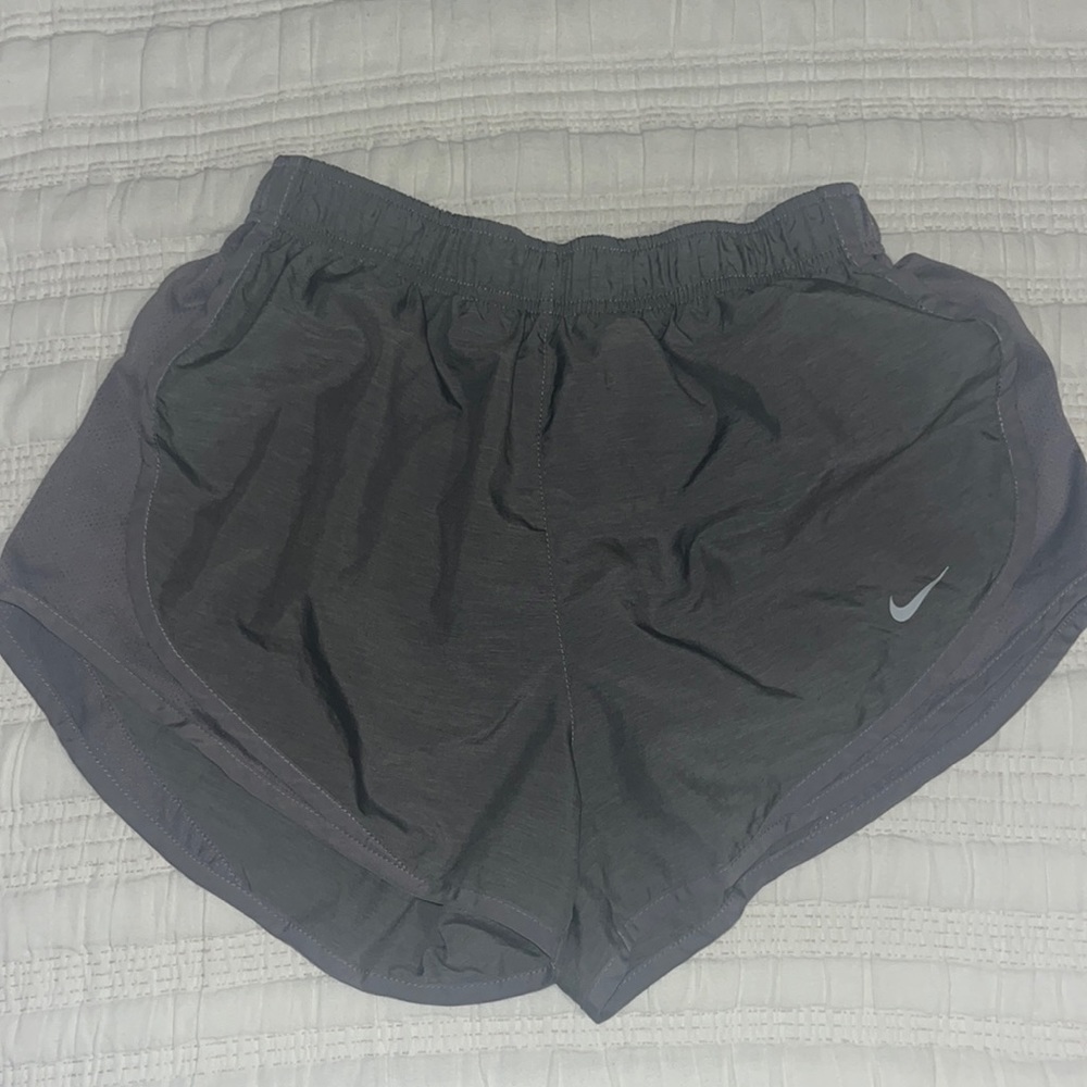 grey nike athletic shorts